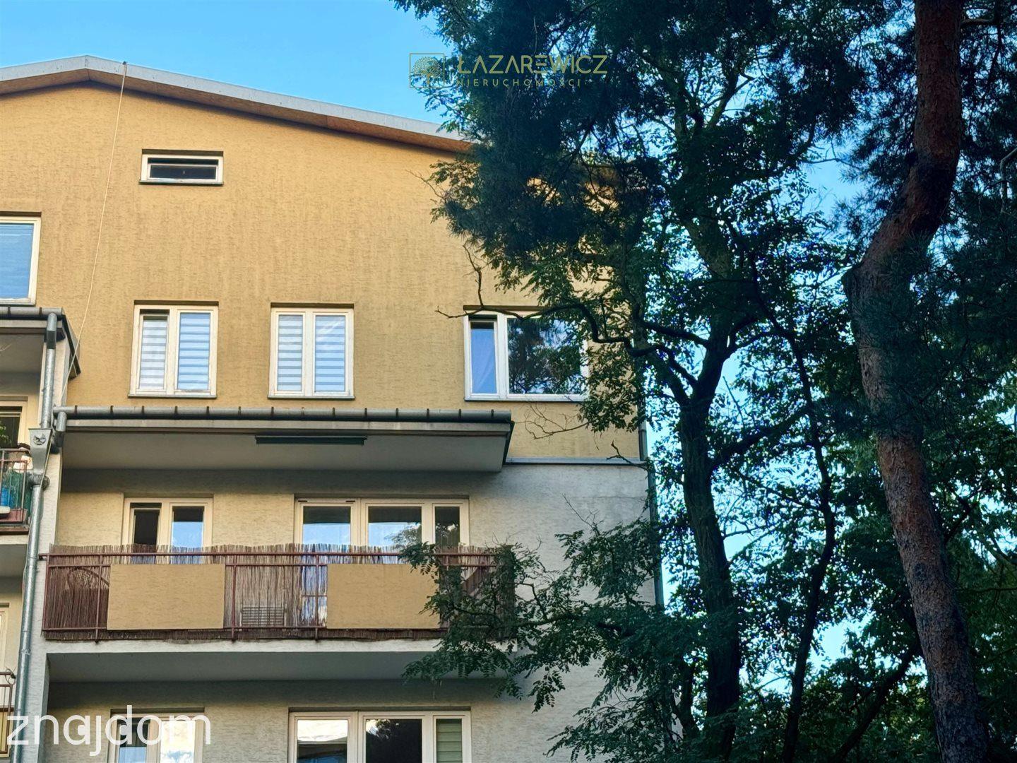 Duże z balkonem, piwnicą, miejscem postojowym PKP - zdjęcie 20