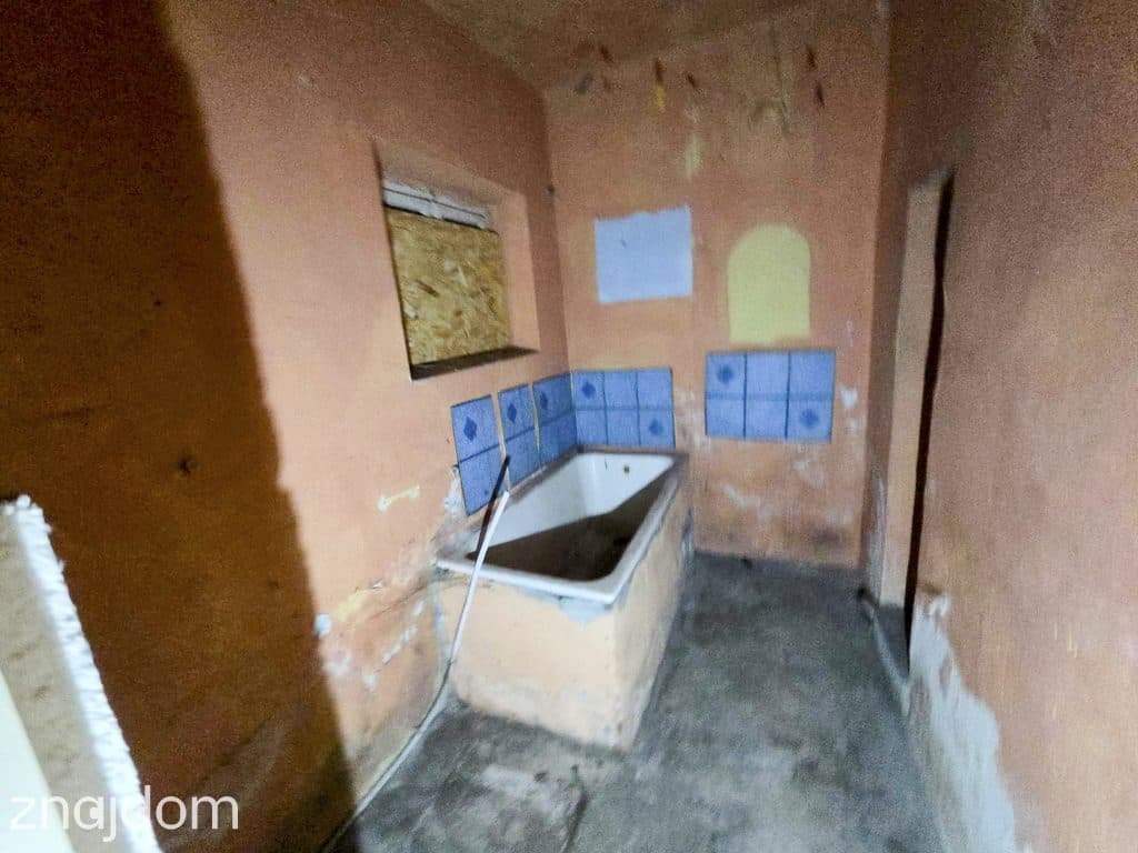 Dom wolnostojący na dużej działce wśród zieleni. - zdjęcie 13