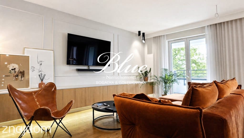 Apartament zaprojektowany przez architekta z tarasem w zieleni - zdjęcie 2