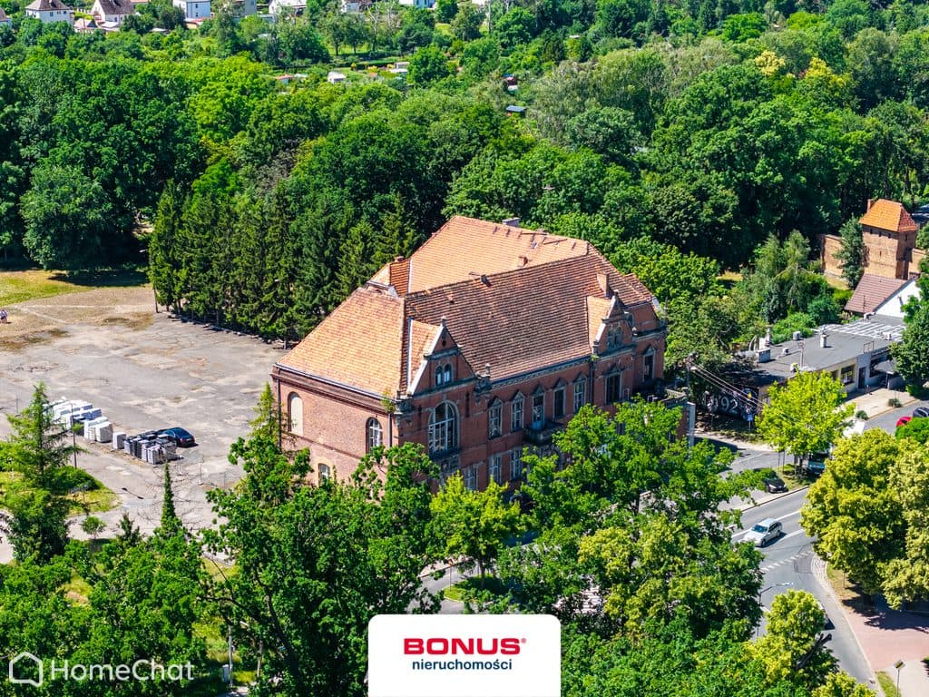 Budynek z XIX wieku | Centrum Chojny | Inwestycja