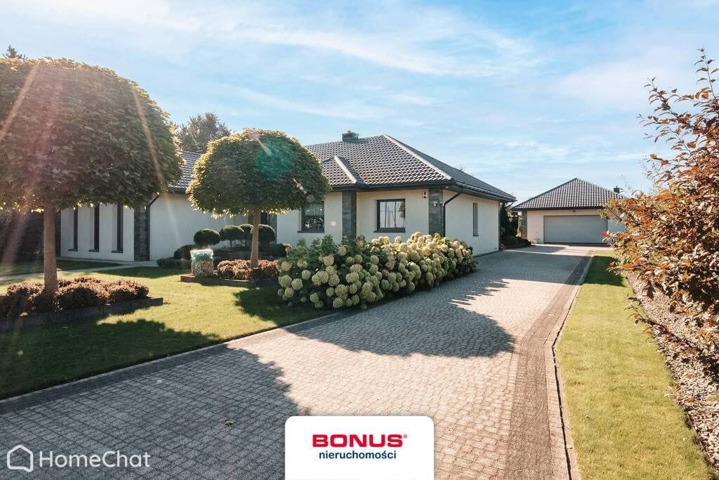 Zamieszkaj w domu z basenem tylko 15km od Lublina.