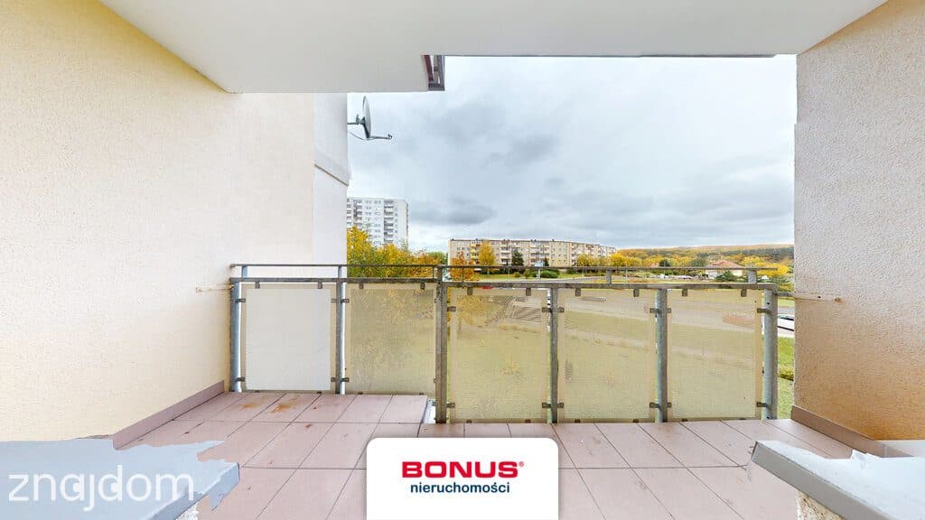 Przestronne 3 pokoje, balkon, piwnica, parking - zdjęcie 2