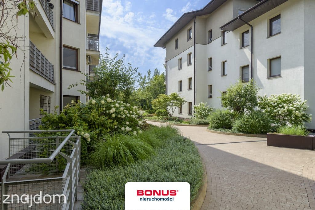Elegancki apartament z 2 miejscami postojowymi - zdjęcie 12