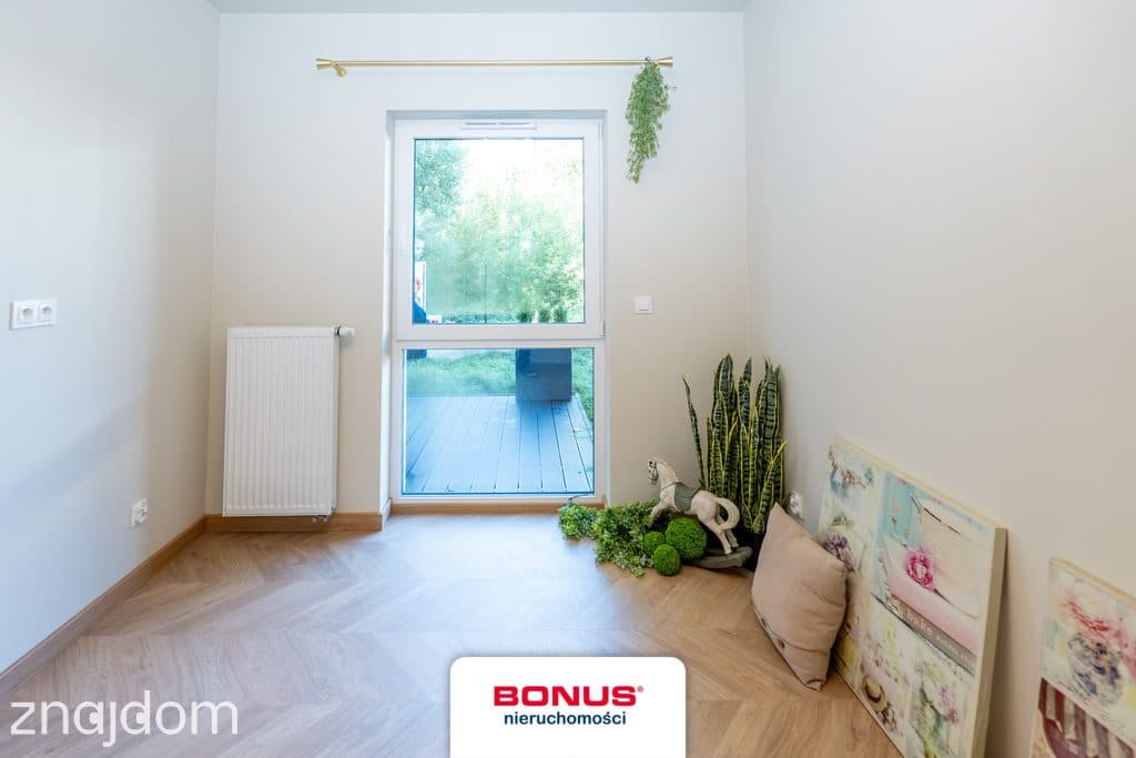 2 pokojowy apartament ogródkiem i parkingiem. - zdjęcie 9