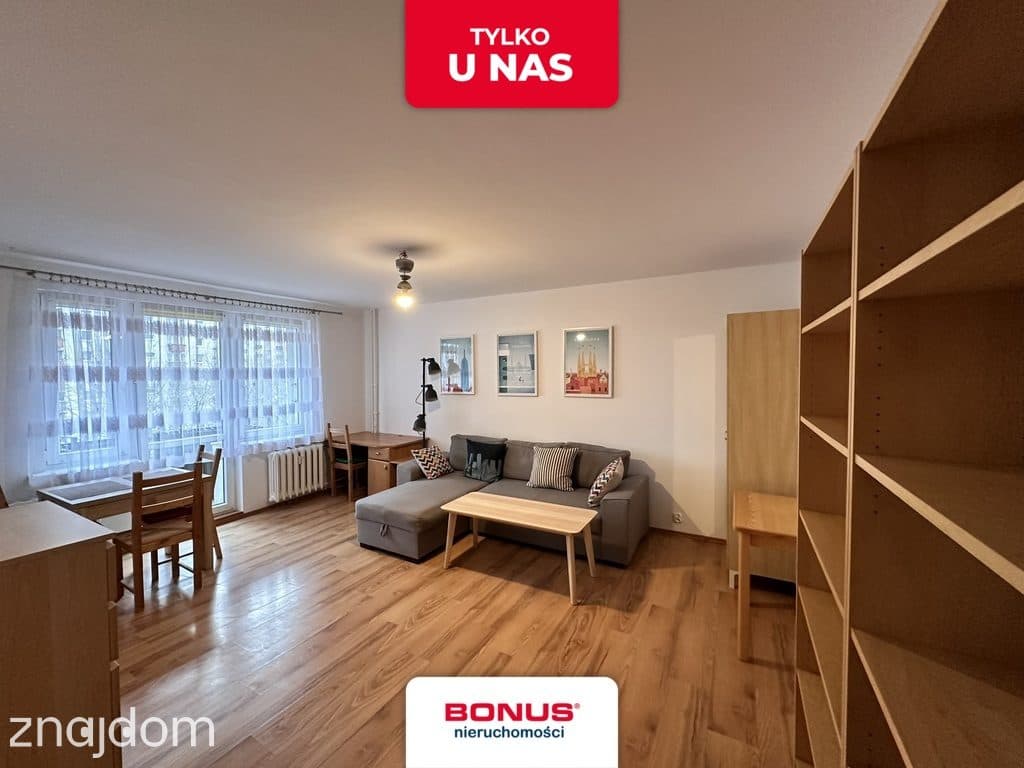 Słoneczna kawalerka z balkonem