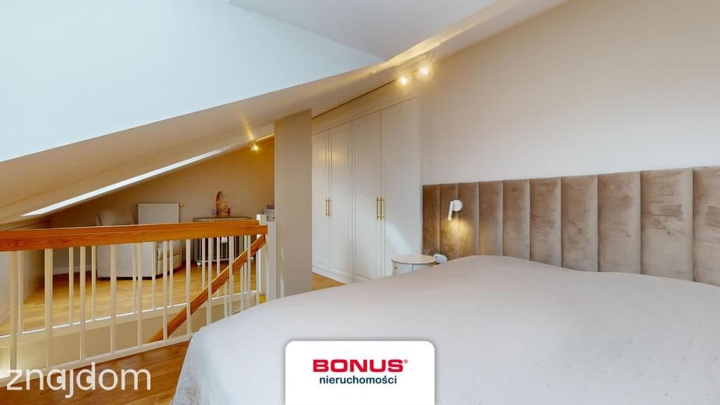 Jasne wnętrze, balkon i miejsce w garażu - zdjęcie 9