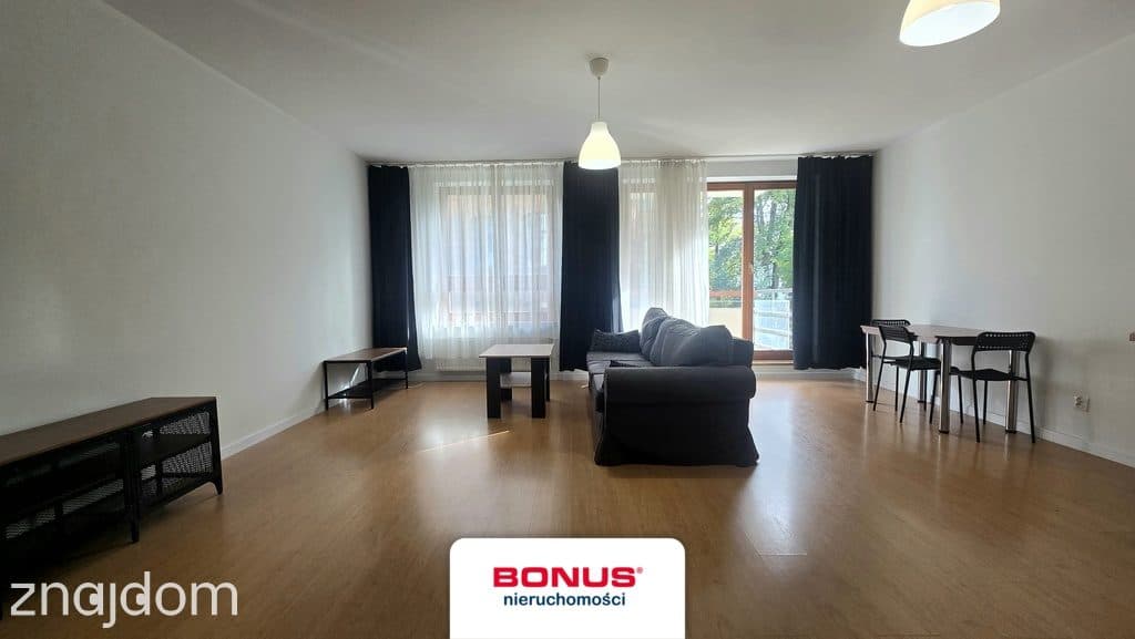 Atrakcyjny apartament przy parku Kasprowicza.