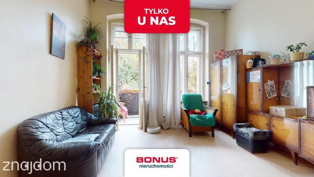 2 pokoje z antresolami, balkonem i piwnicą