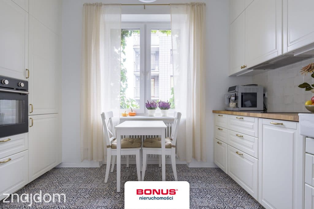 80 m², 4 pokoje,  5 min od Łazienek - zdjęcie 18