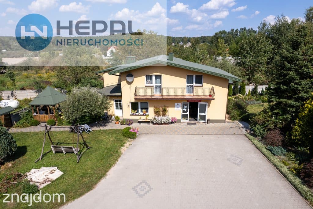 Do wynajęcia dom z biurami 214 m² i 2 pomieszczenia po 100 m², Chęciny