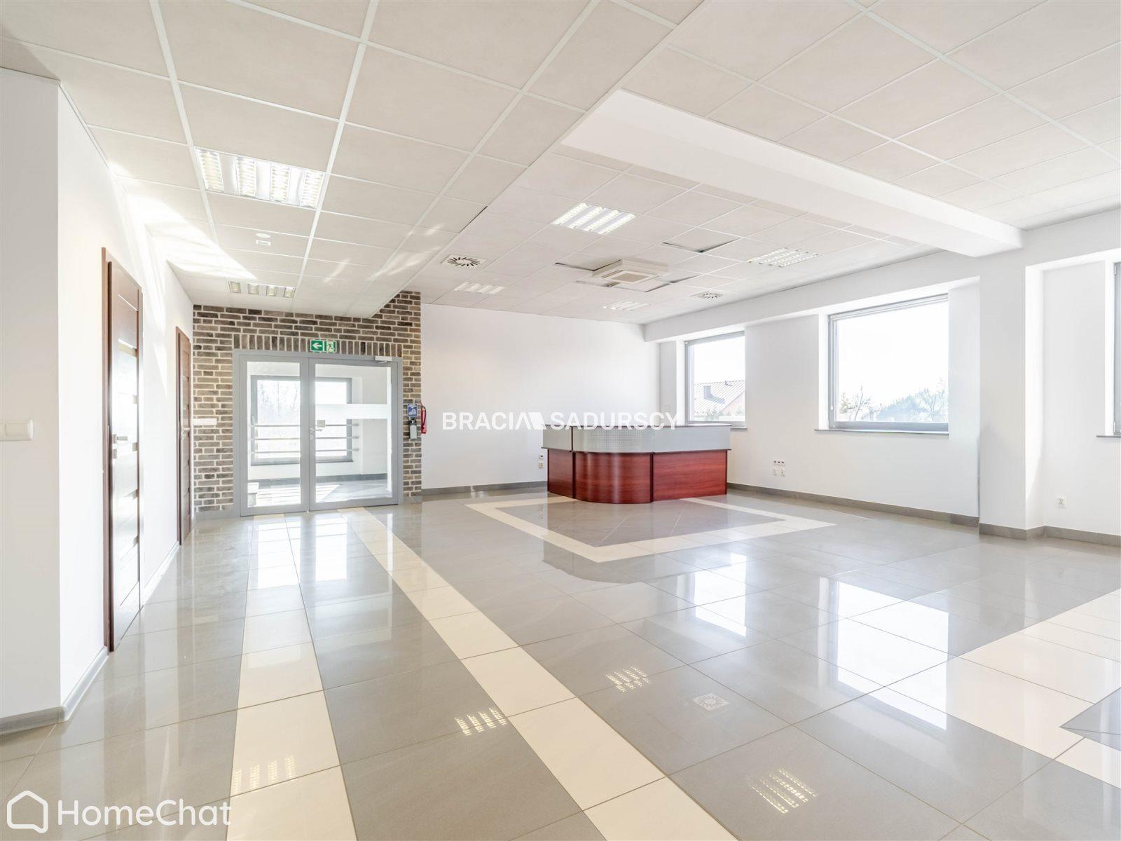 Open space/całe piętro w nowoczesnym biurowcu 1-P
