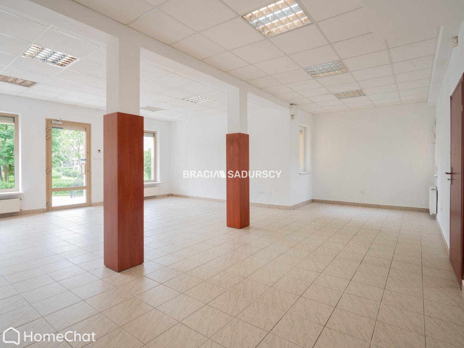 Lokal handlowo-usługowy 77,3 m², parking, Skawina