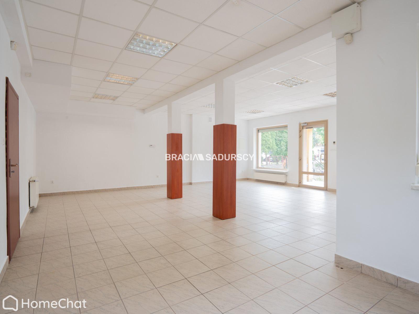 Lokal handlowo-usługowy 77,3 m², parking, Skawina