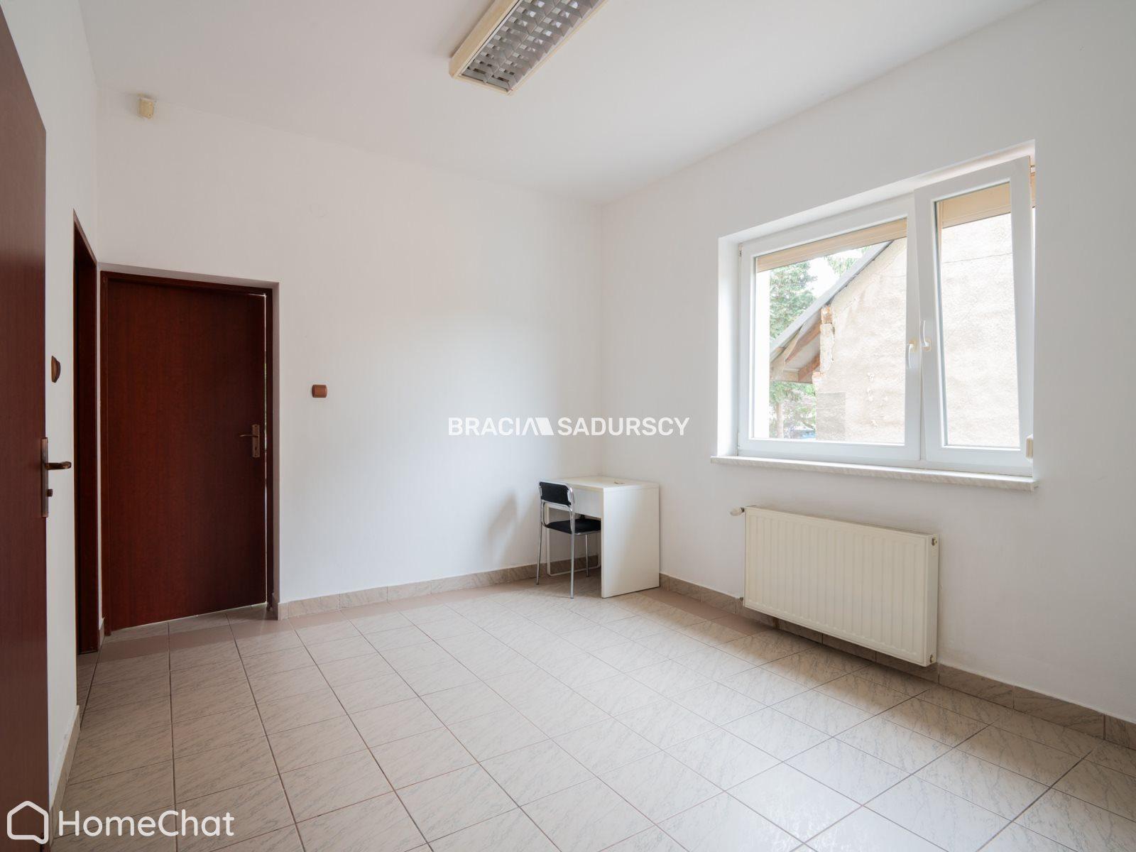 Lokal handlowo-usługowy 77,3 m², parking, Skawina