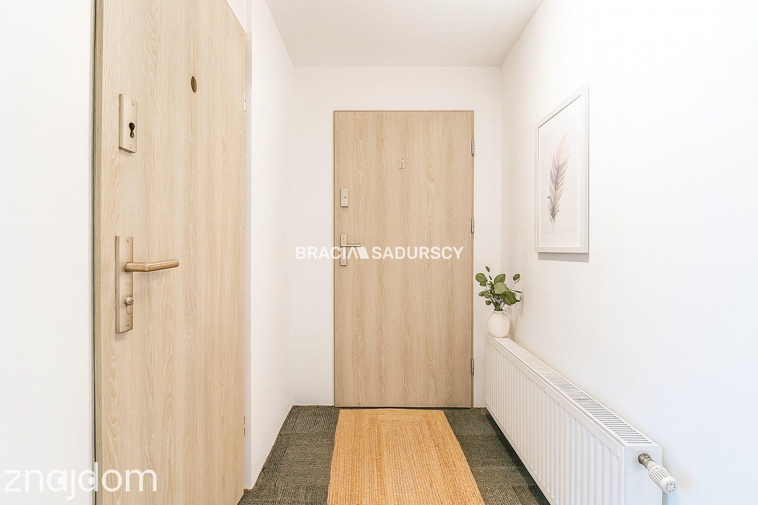 Dom inwestycyjny – 5 mieszkań, 2 lokale, paczkomat - zdjęcie 7