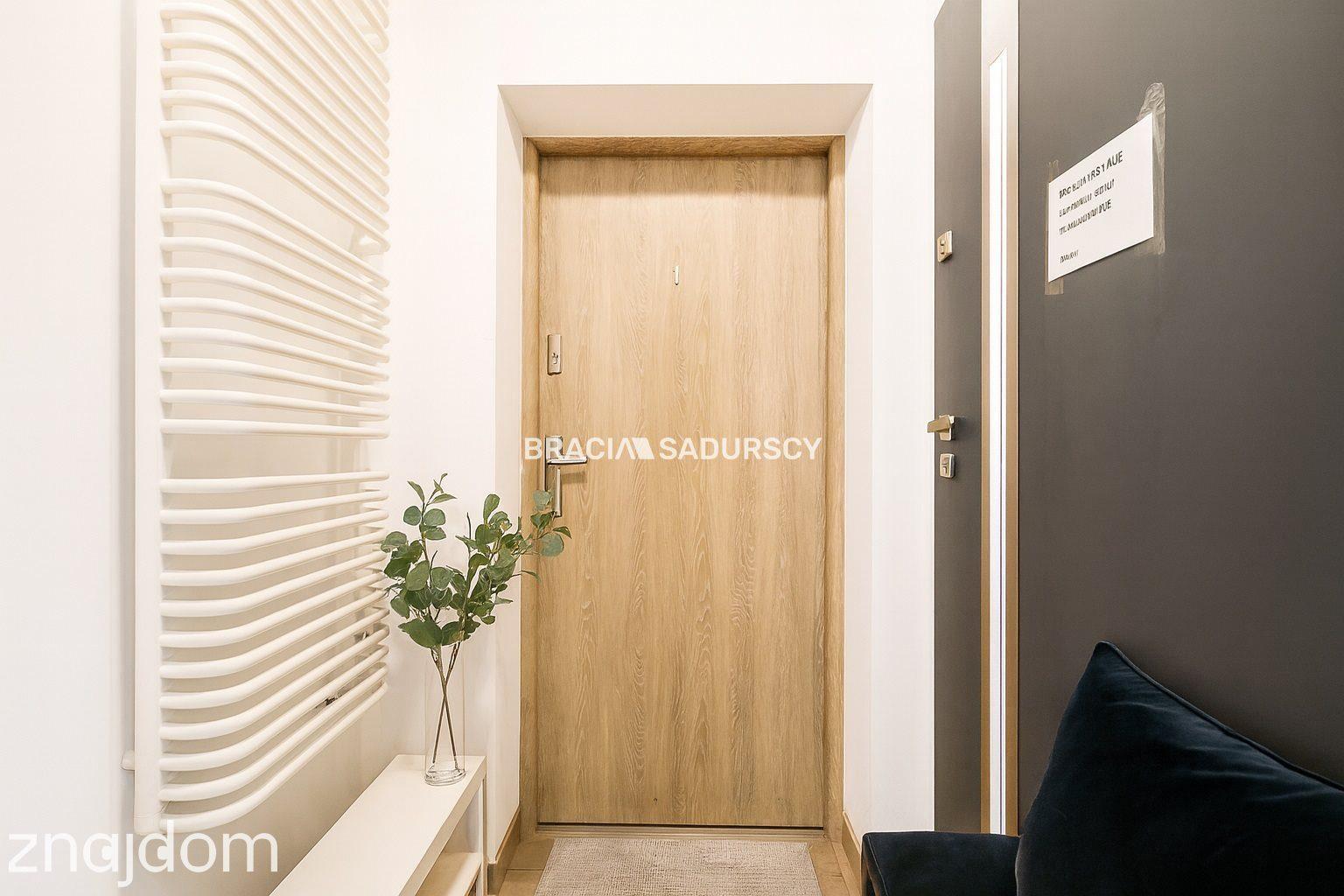 Dom inwestycyjny – 5 mieszkań, 2 lokale, paczkomat - zdjęcie 8