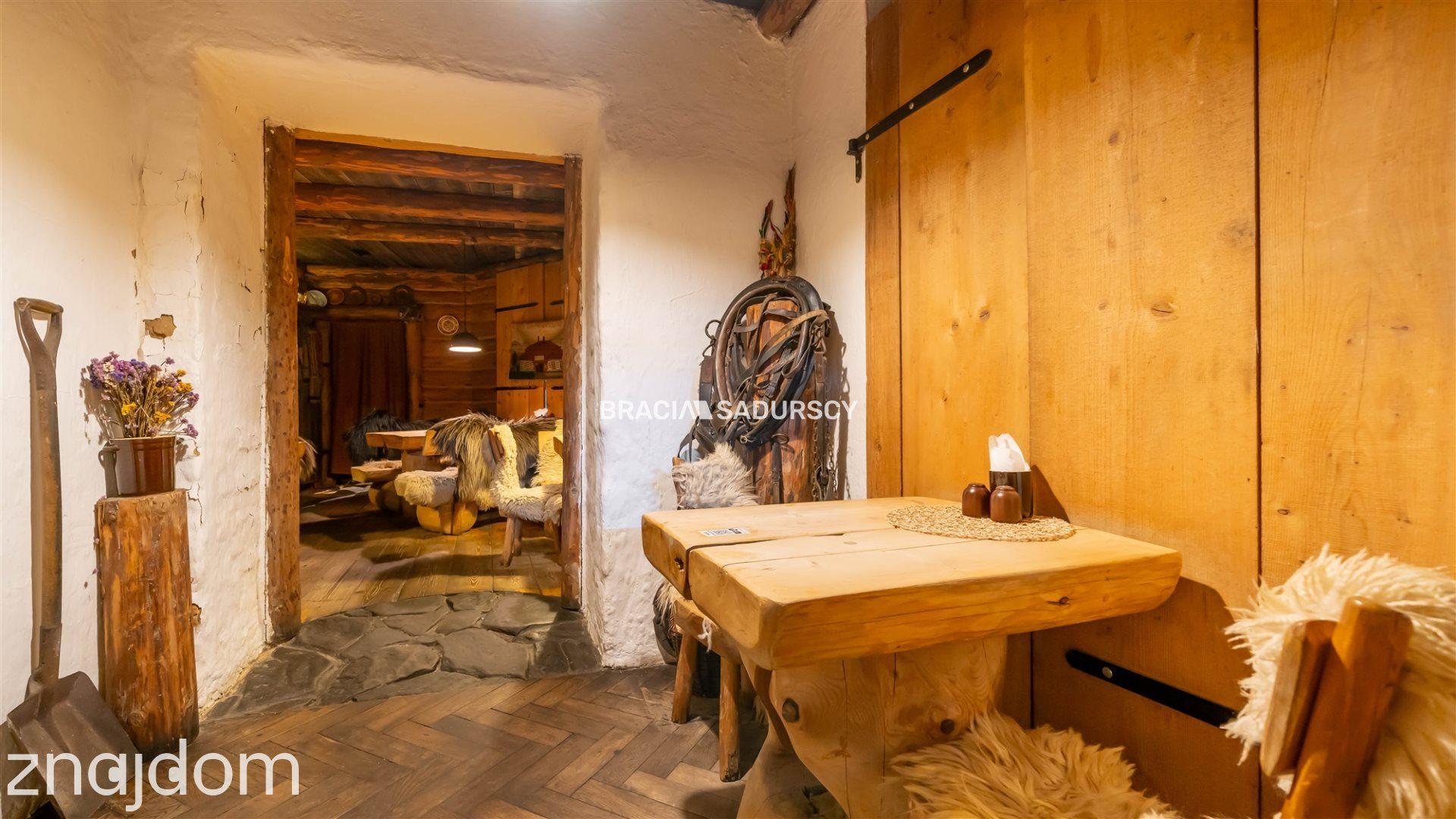 Lokal w centrum miasta z działającą restauracją - zdjęcie 11