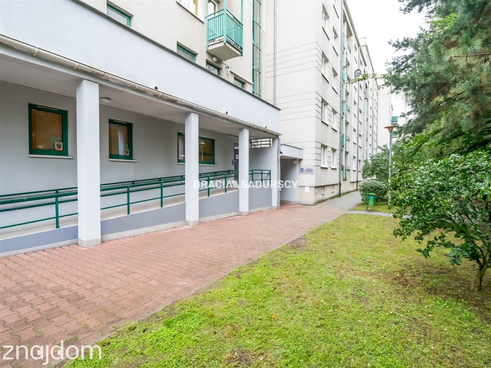 Sprzedam, duża kuchnia, 2-pok z balkonem - zdjęcie 11