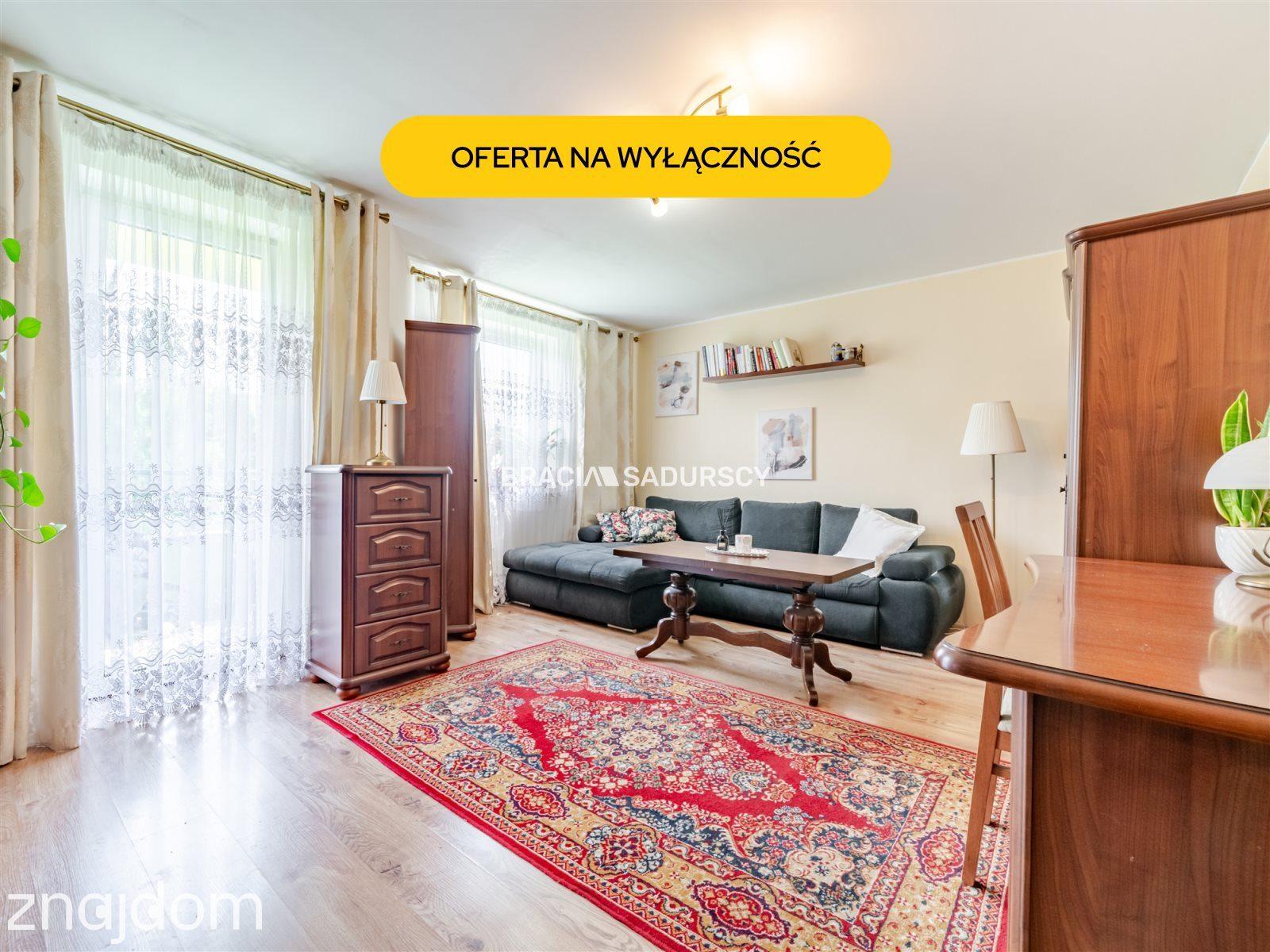 2 pokoje, osobna kuchnia, m. postojowe, komórka