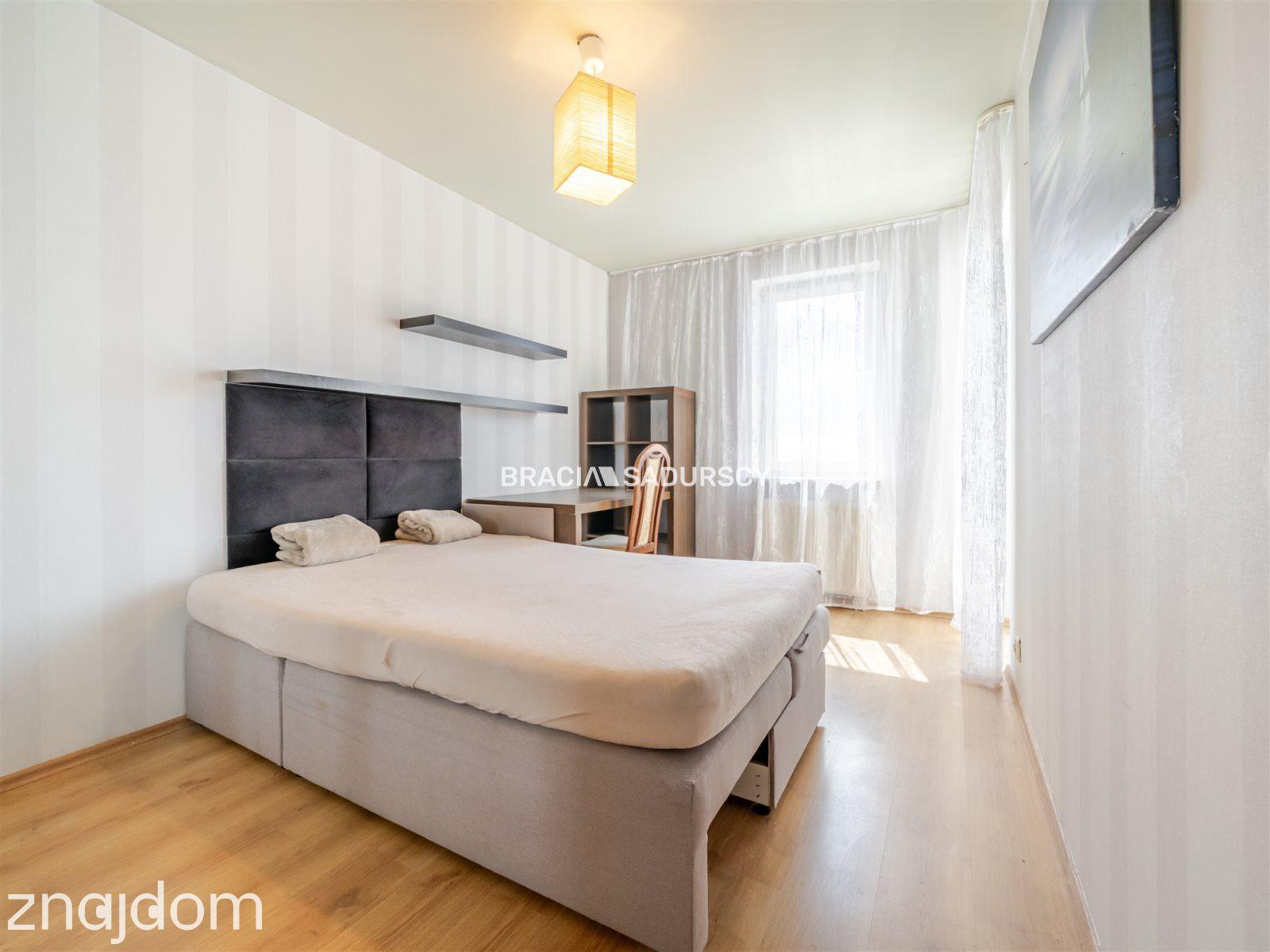 M 50M2 / 3 POKOJE / BALKON / GARAŻ / ZIELONO - zdjęcie 4