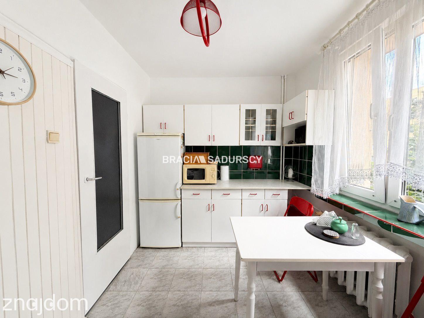 Kawalerka z osobną kuchnią, 37 m², balkon - zdjęcie 9