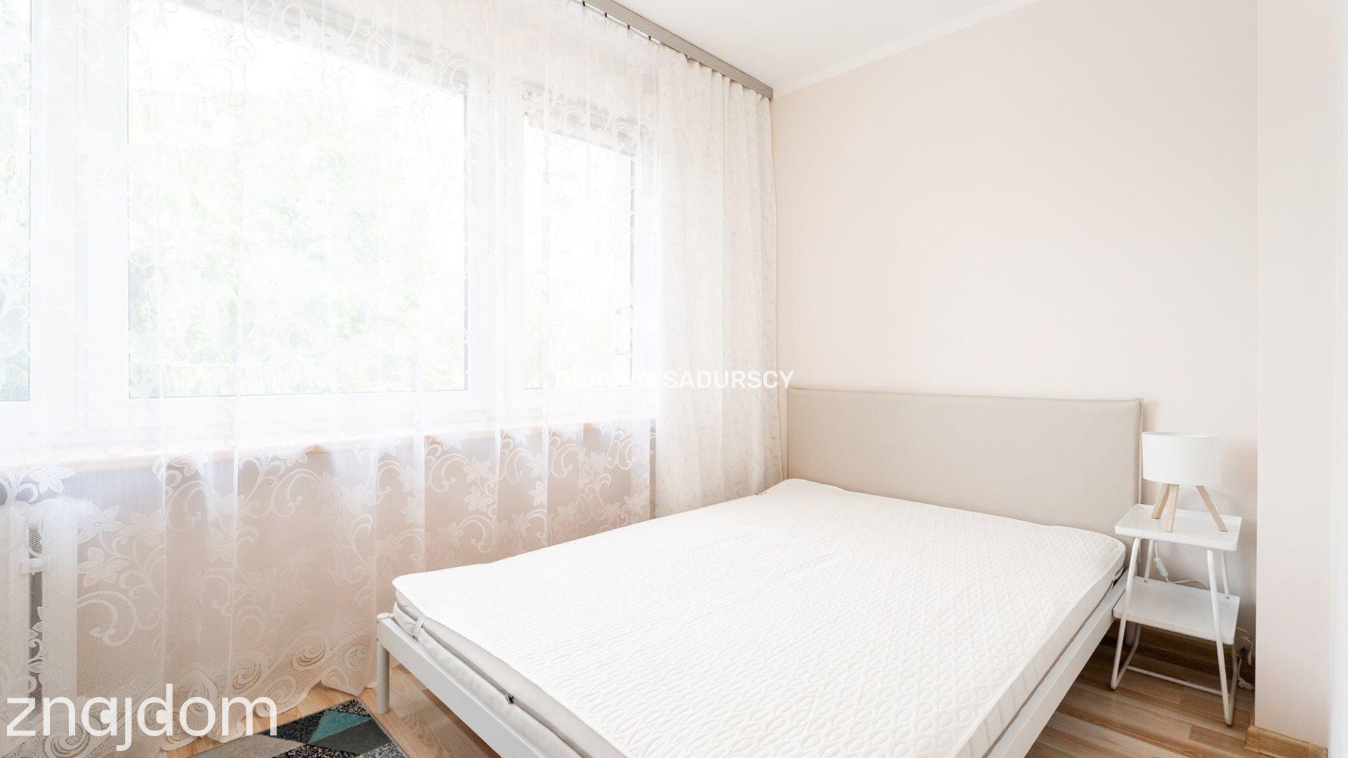 ul.Powstańców – 2 pokoje, osobna kuchnia, balkon - zdjęcie 16