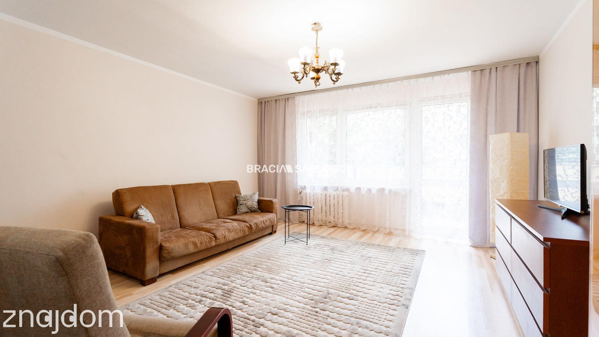 ul.Powstańców – 2 pokoje, osobna kuchnia, balkon - zdjęcie 2