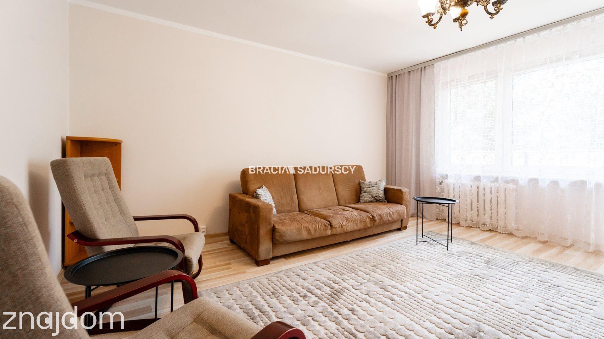 ul.Powstańców – 2 pokoje, osobna kuchnia, balkon - zdjęcie 4