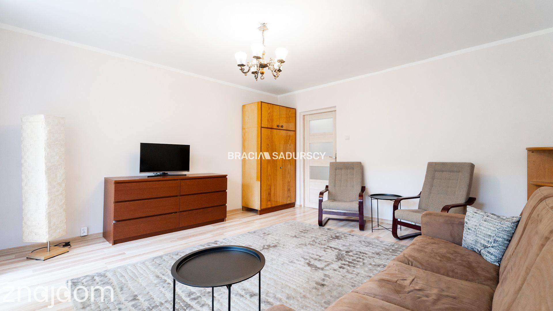 ul.Powstańców – 2 pokoje, osobna kuchnia, balkon - zdjęcie 5