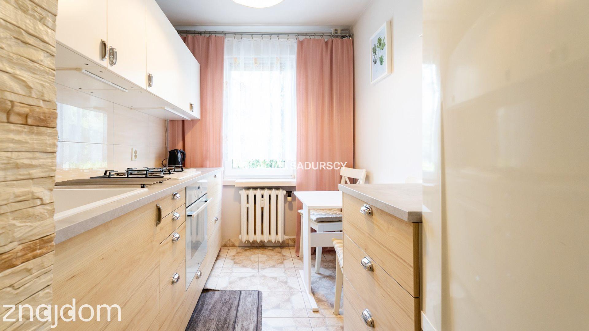 ul.Powstańców – 2 pokoje, osobna kuchnia, balkon - zdjęcie 6