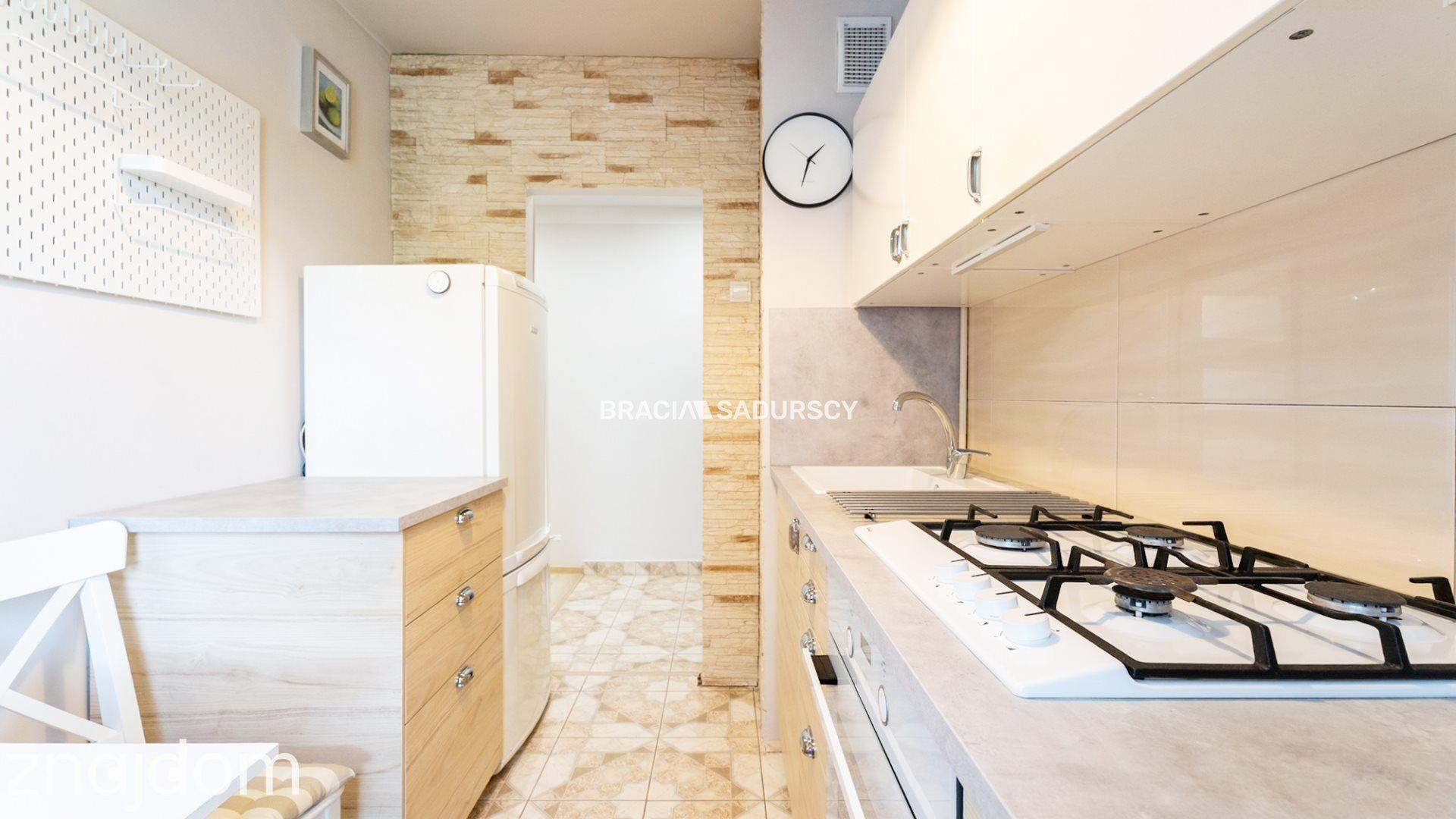 ul.Powstańców – 2 pokoje, osobna kuchnia, balkon - zdjęcie 9