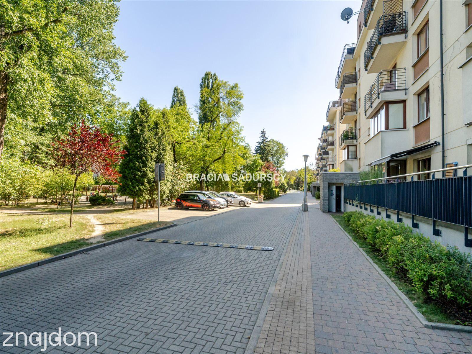 GUSTOWNE, ZADBANE 1-POKOJOWE Z DUŻYM BALKONEM - zdjęcie 21