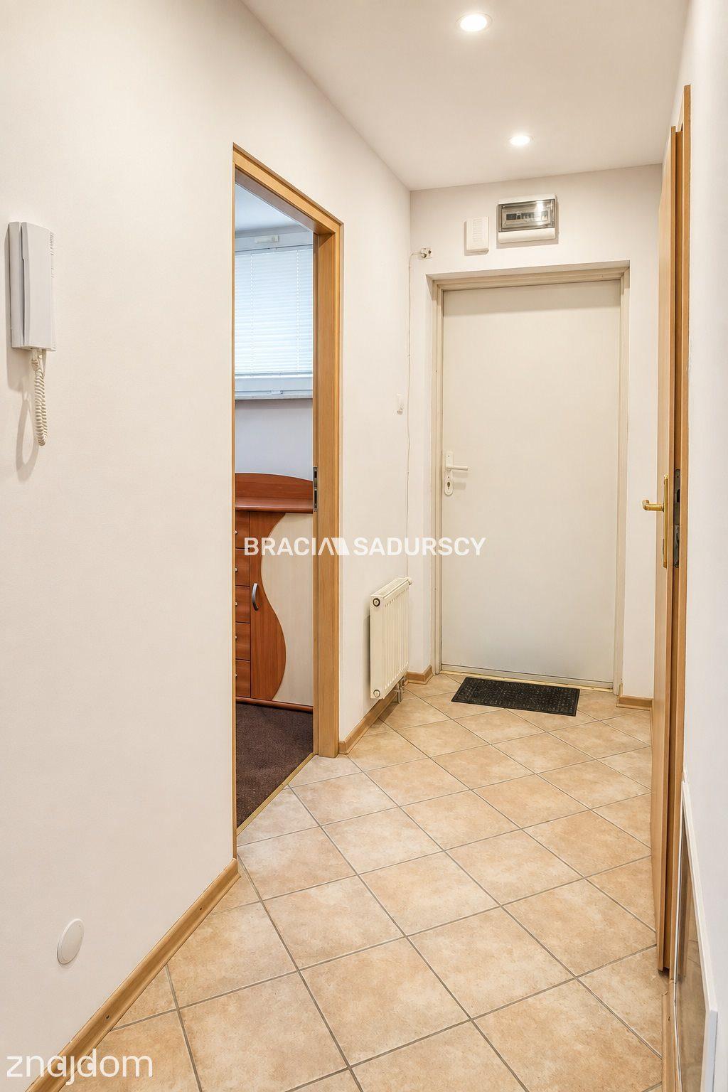 2 pok (oddzielne) 34m2 blisko centrum z garażem - zdjęcie 5