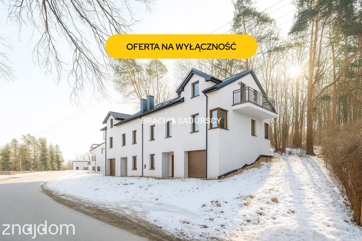 Wygodne domy pod lasem w Podgórkach Tynieckich.