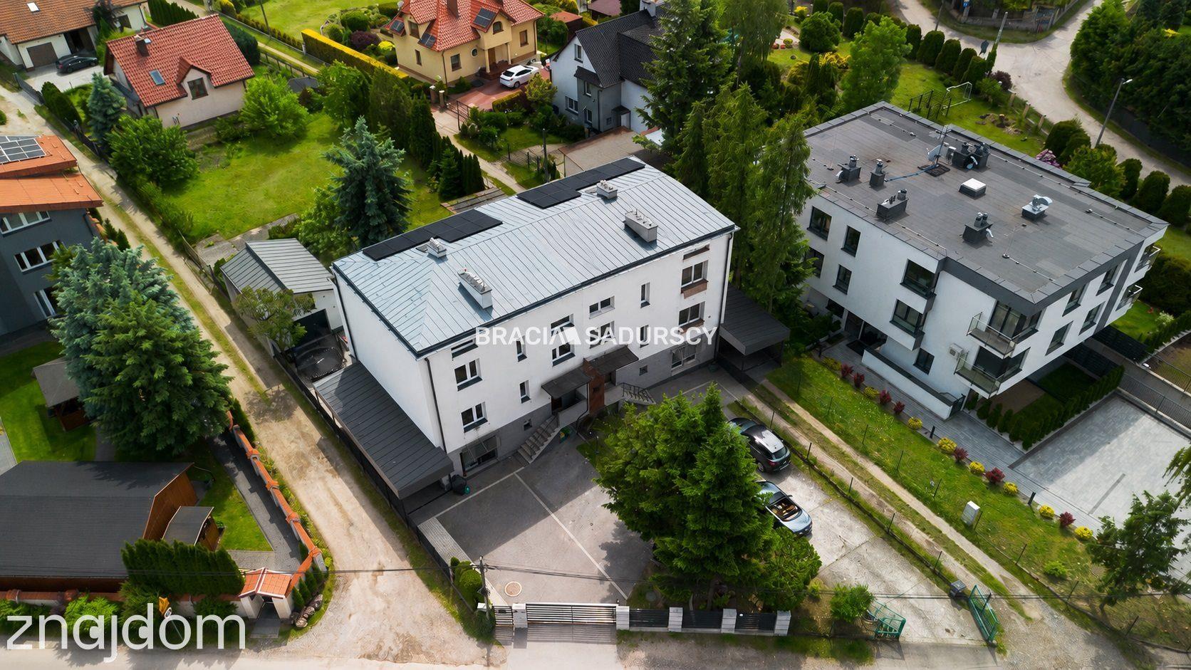 Czteropoziomowy dom z klatką schodową. - zdjęcie 3