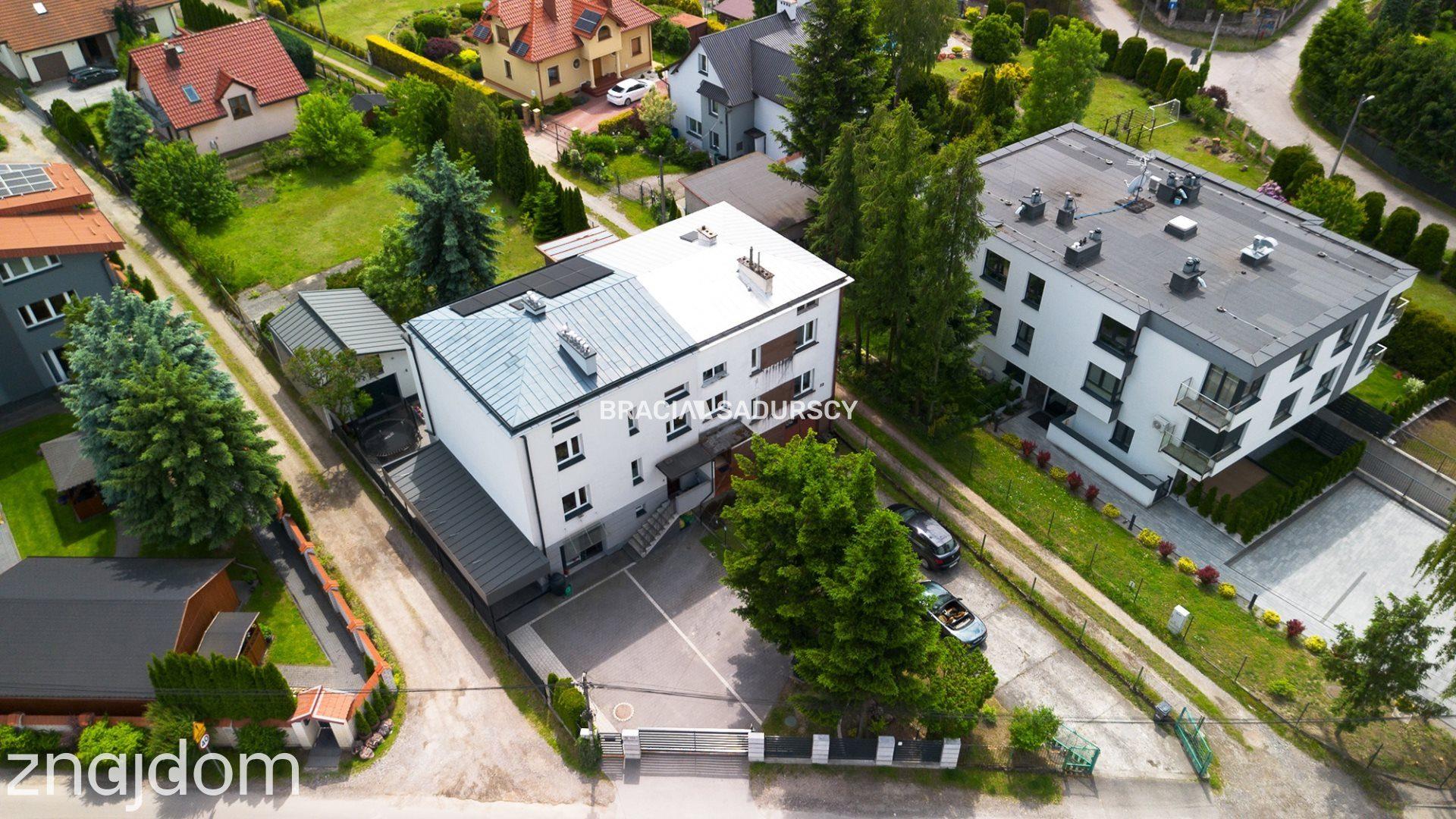 Czteropoziomowy dom z klatką schodową. - zdjęcie 8