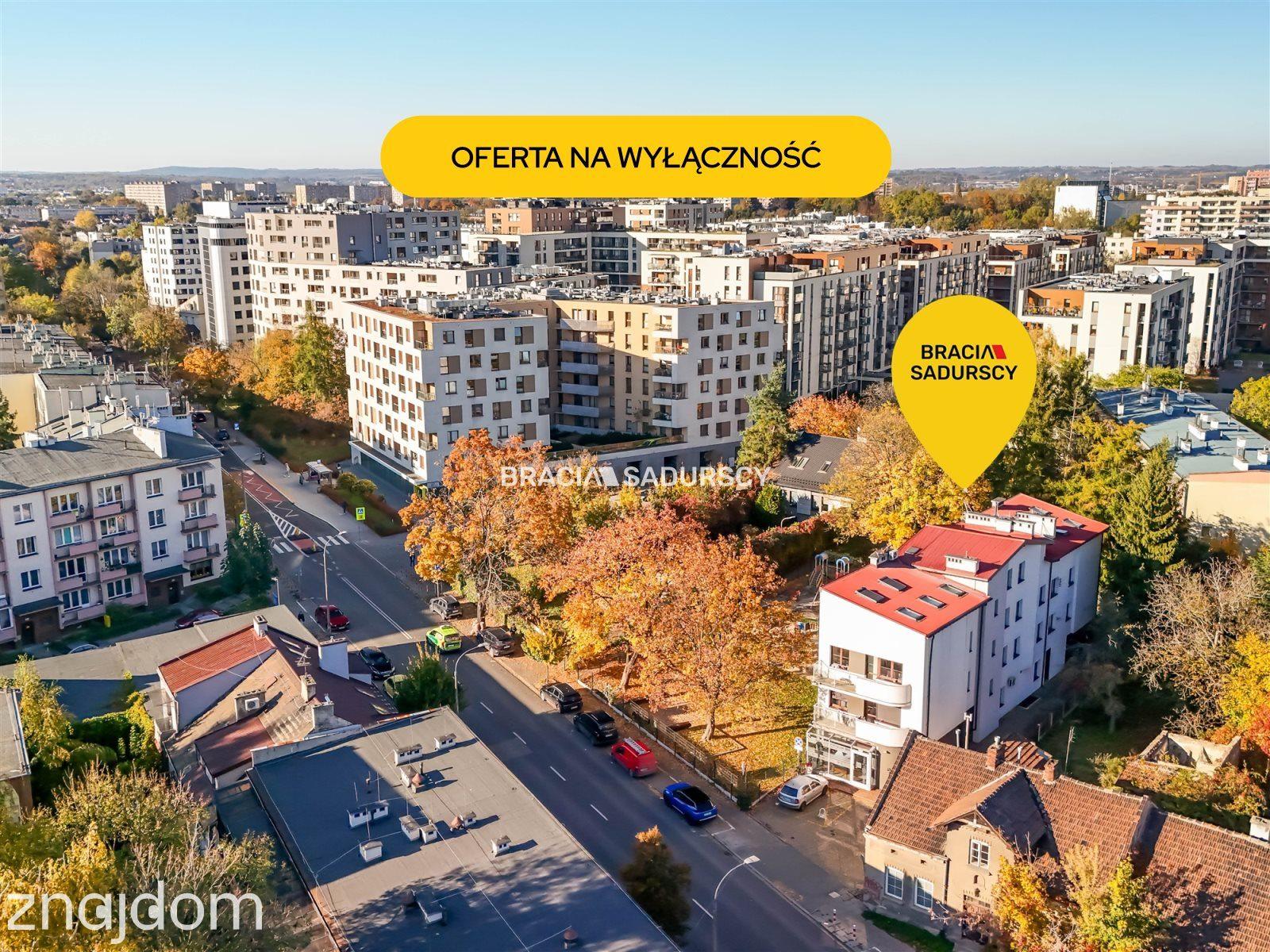 Lokal mieszkalno-usługowy w centrum.