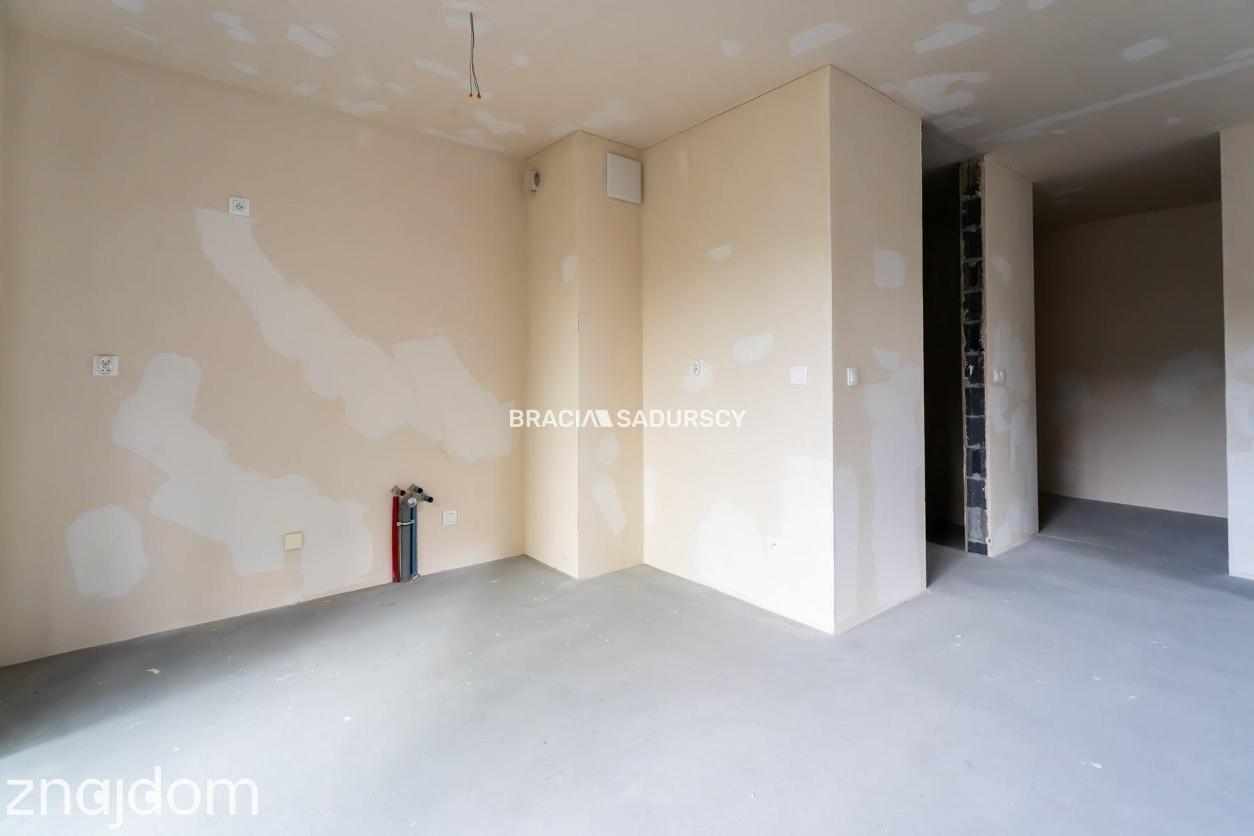 Nowoczesny jasny apartament w otoczeniu zieleni - zdjęcie 10