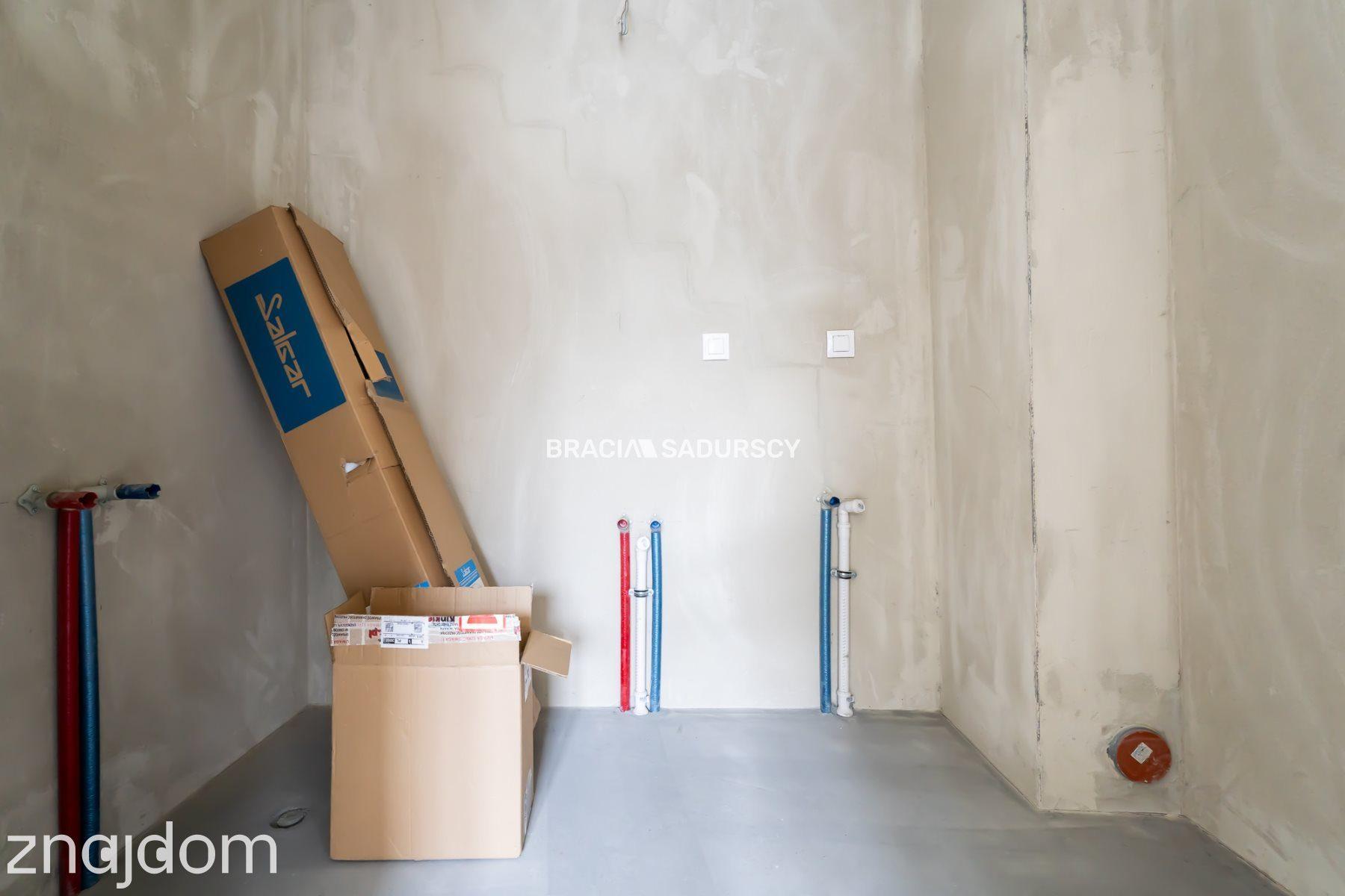 Nowoczesny jasny apartament w otoczeniu zieleni - zdjęcie 11