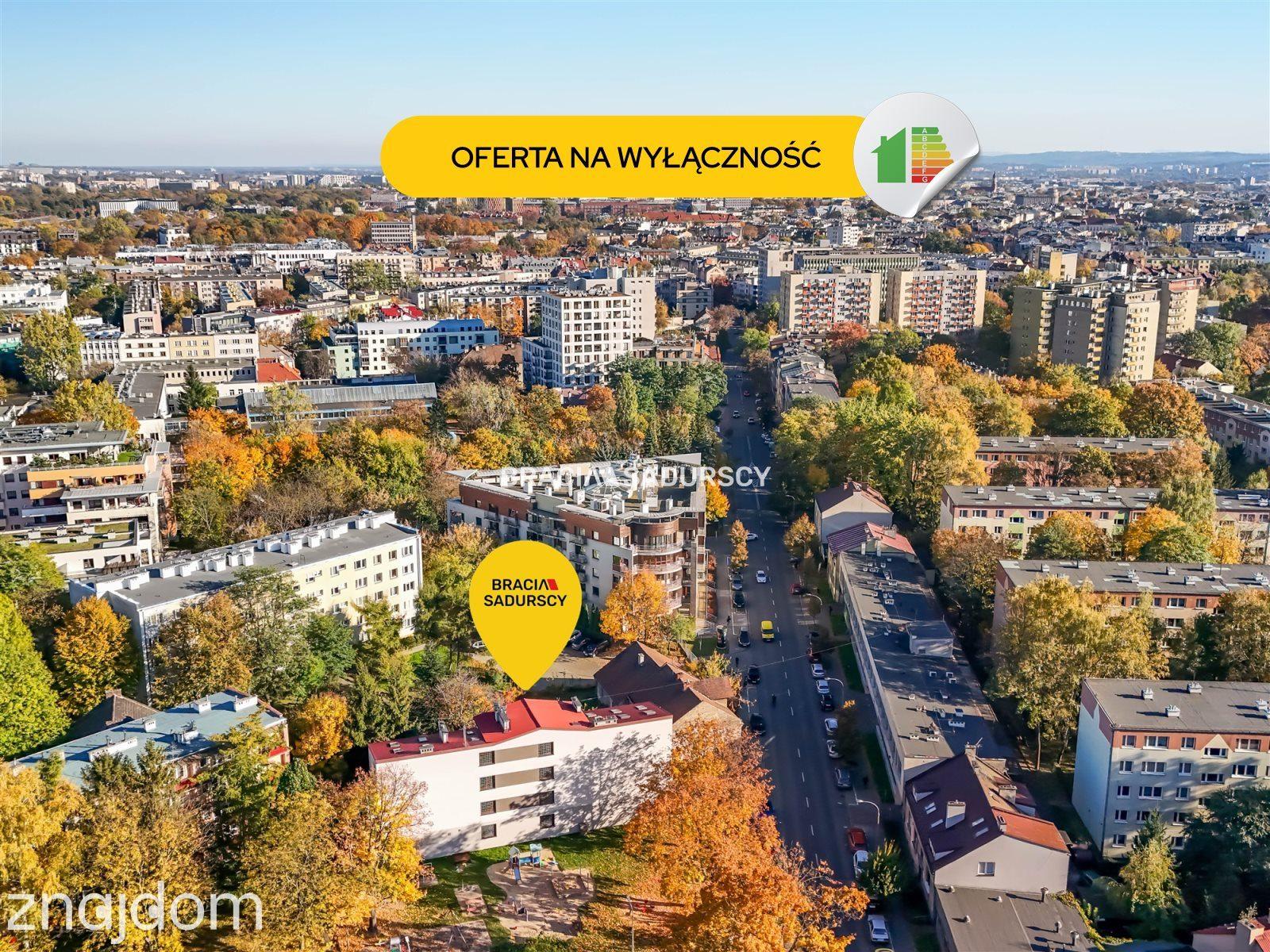 Lokal mieszkalno-usługowy w centrum.
