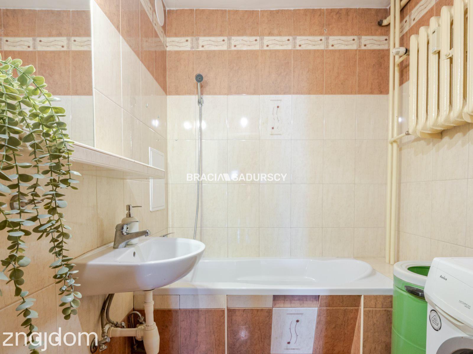 Czyżyny – 3 pokoje z balkonem i piwnicą - zdjęcie 13