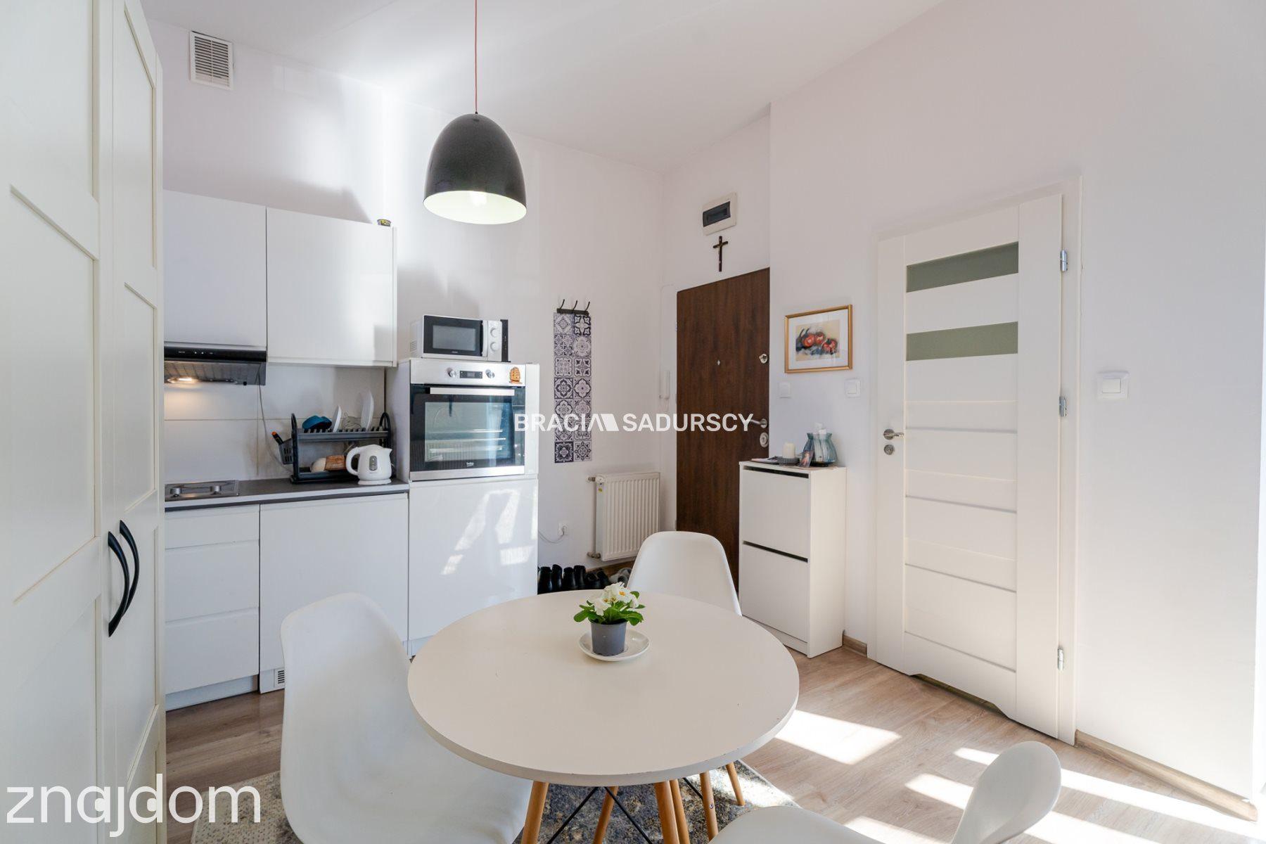 Przytulna kawalerka 21,5 m² z balkonem - zdjęcie 4