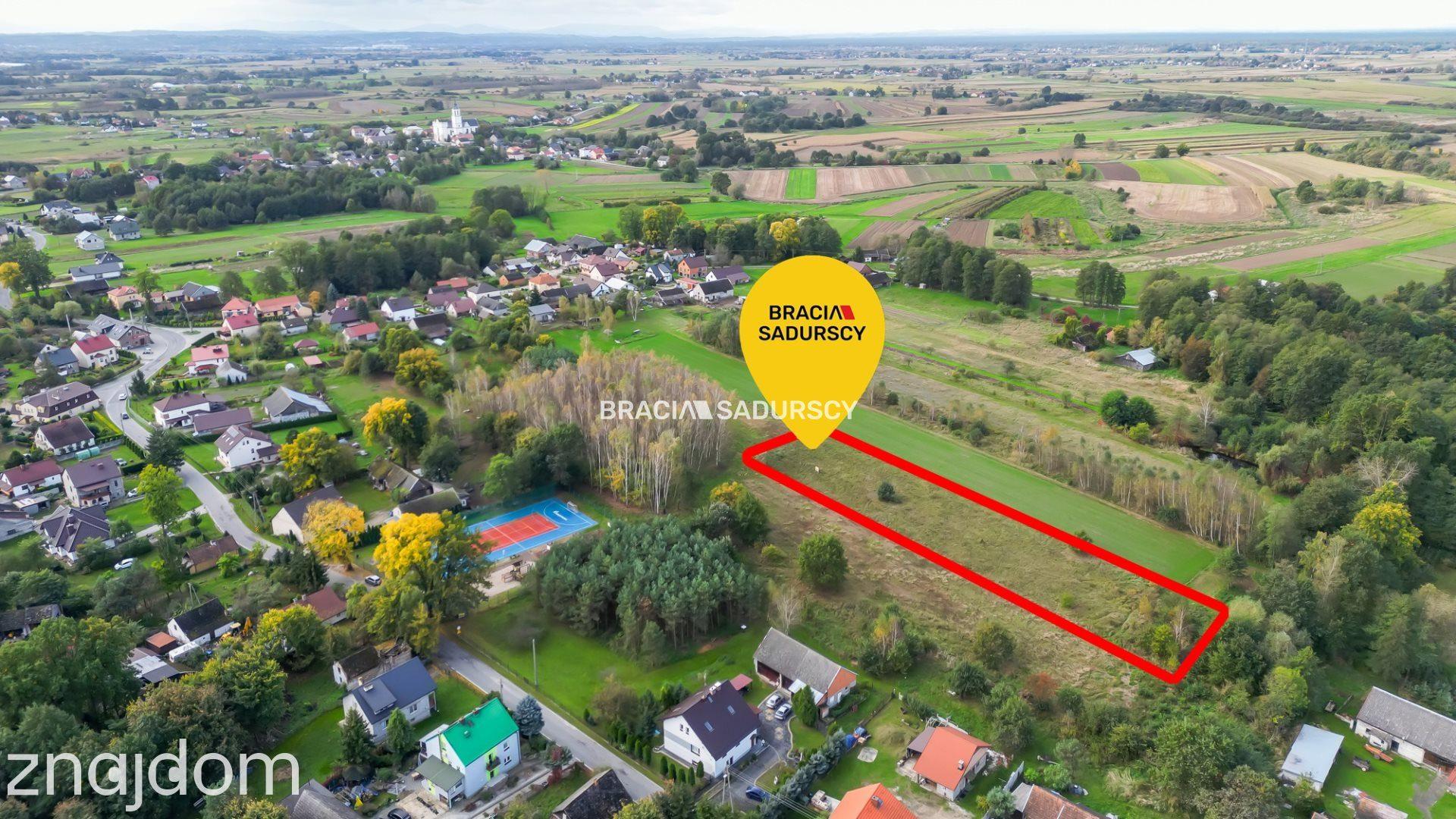 działkę budowlaną w Bratucicach - zdjęcie 2