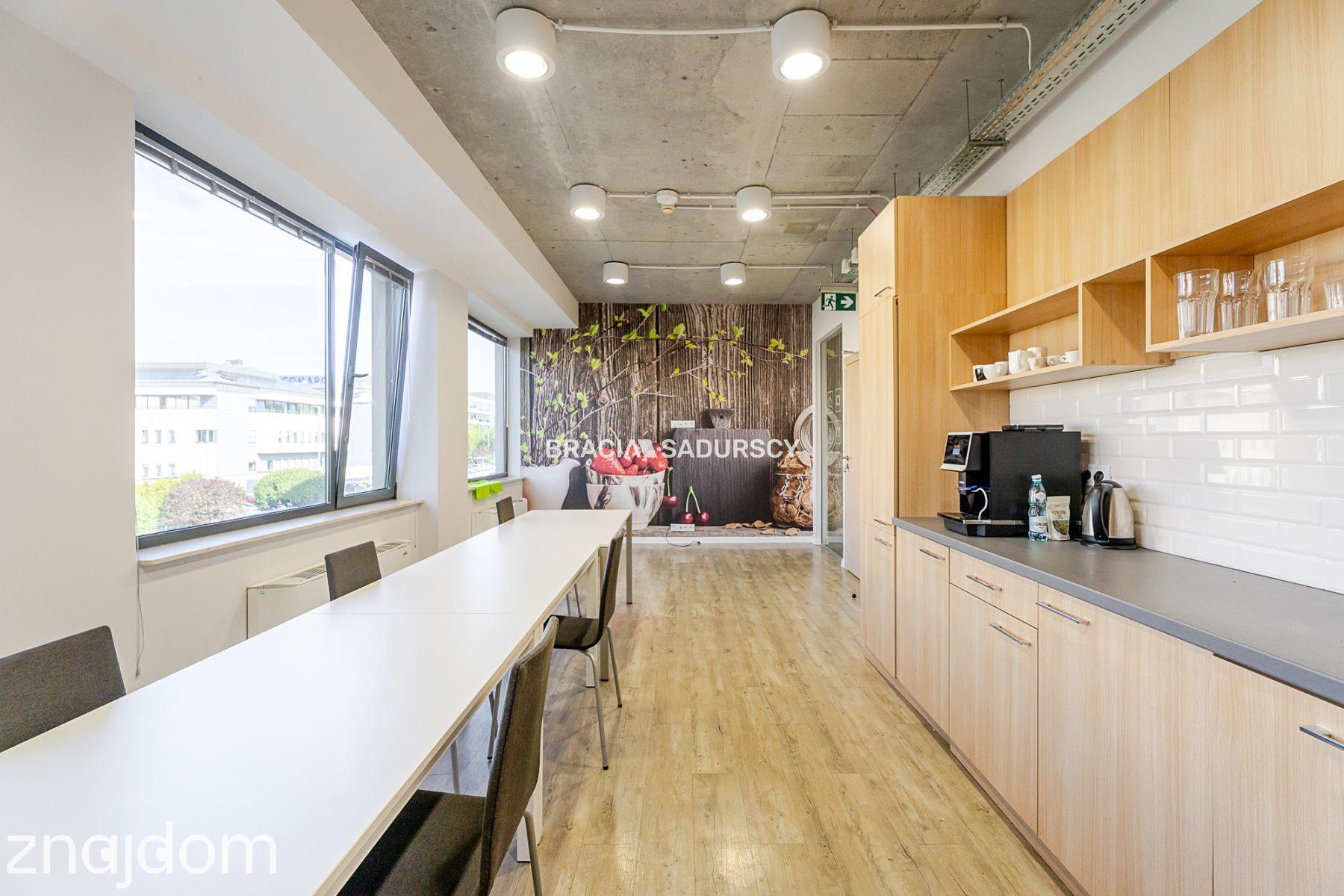 Wykończony lokal biurowy 392 m² do wynajęcia - zdjęcie 17