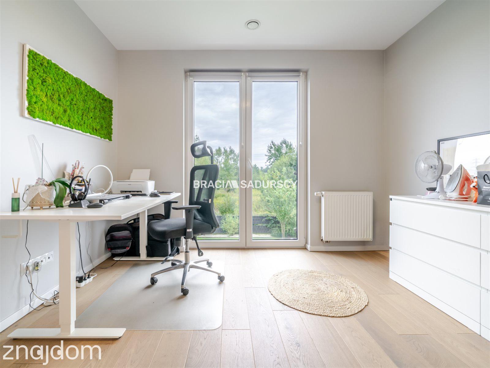 124 m² z ogrodem , 3 sypialnie, Garaż, W. Standard - zdjęcie 13