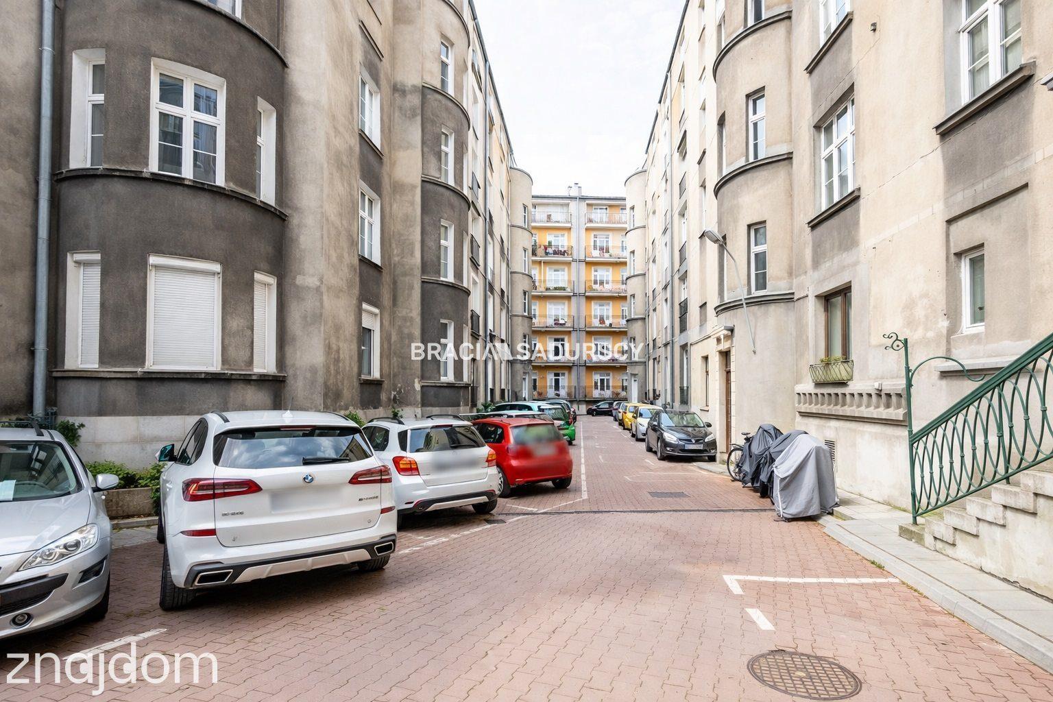Jasne przestronne mieszkanie w centrum miasta. - zdjęcie 18