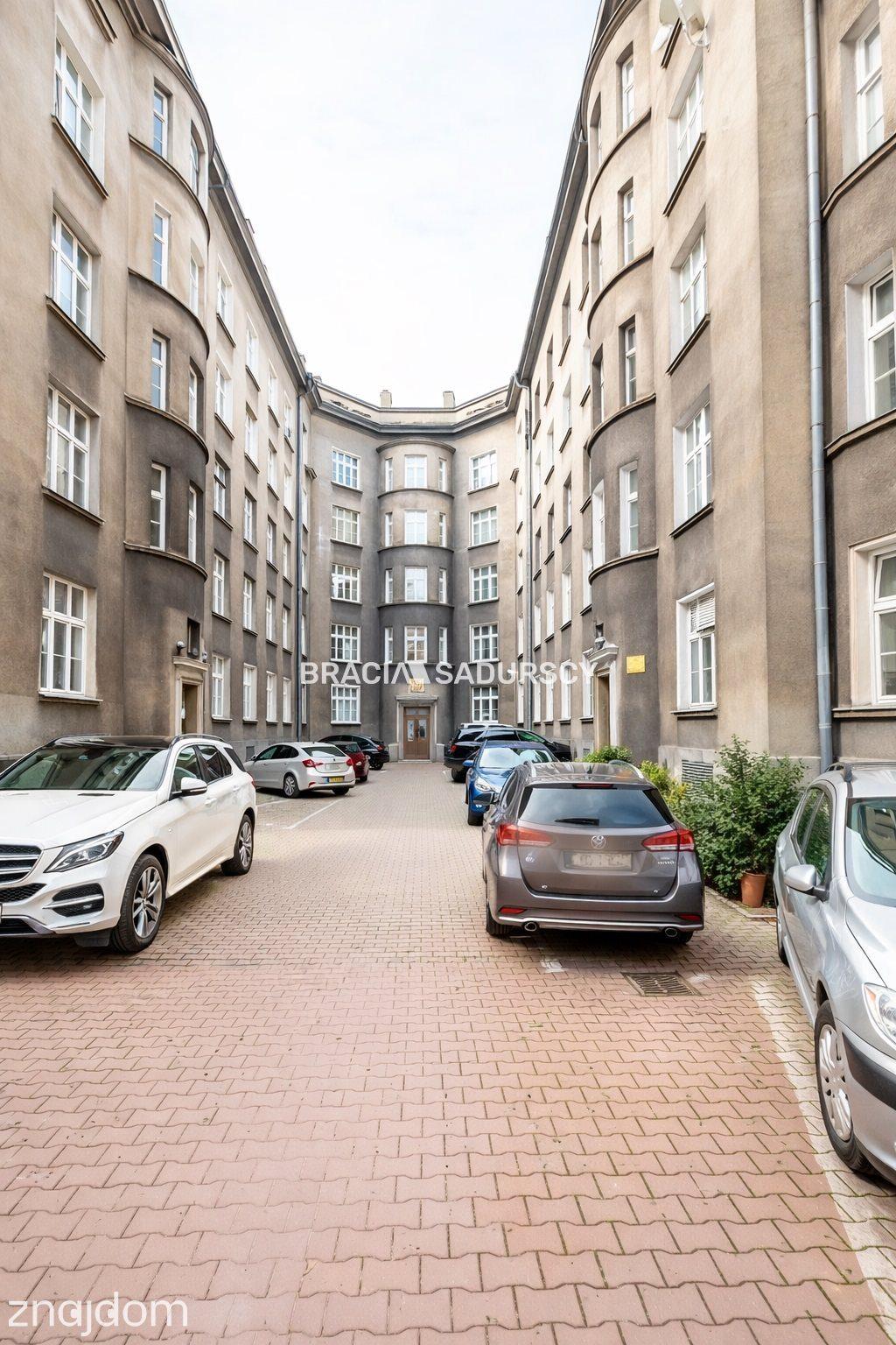 Jasne przestronne mieszkanie w centrum miasta. - zdjęcie 19