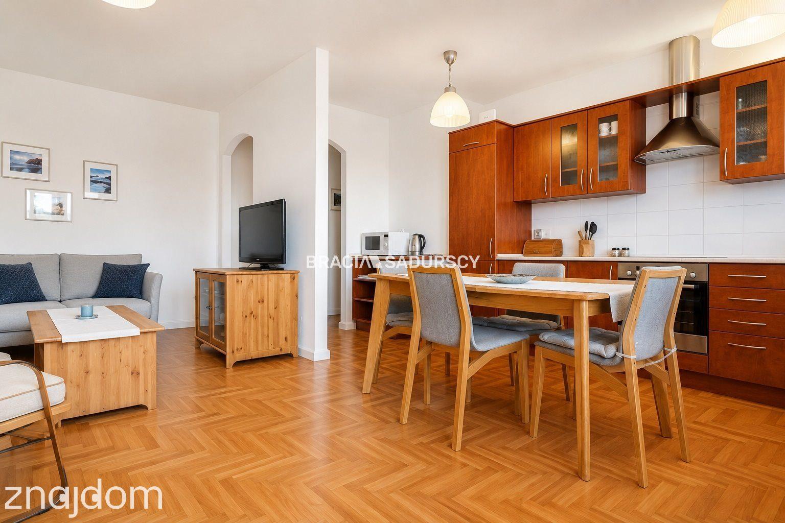 Mieszkanie z widokiem, balkon, winda, garaż - zdjęcie 11