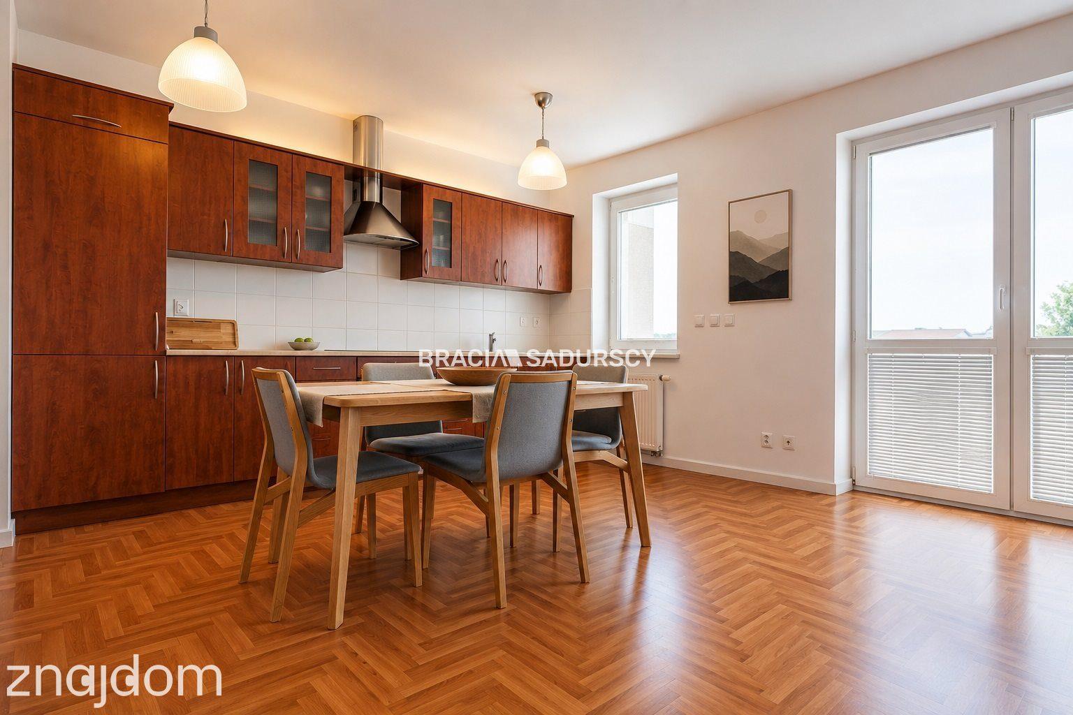 Mieszkanie z widokiem, balkon, winda, garaż - zdjęcie 13