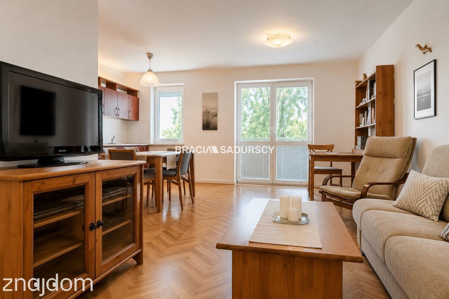 Mieszkanie z widokiem, balkon, winda, garaż - zdjęcie 2